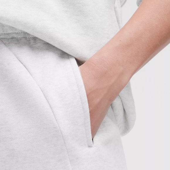 Lululemon Scuba Mid-Rise Oversized Jogger Regular US12/XL - Picture 4 of 12